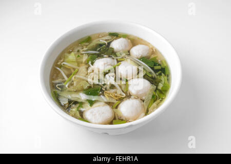 Soupe de poissons et légumes à billes Banque D'Images