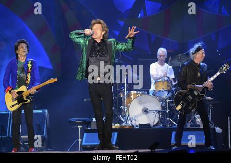 La Plata, Argentine. 7 Février, 2016. Les membres du groupe de rock britannique "The Rolling Stones" effectuer lors de leur concert au stade de la Plata à Buenos Aires, Argentine, le 7 février 2016. Crédit : Carlos Cemele/TELAM/Xinhua/Alamy Live News Banque D'Images