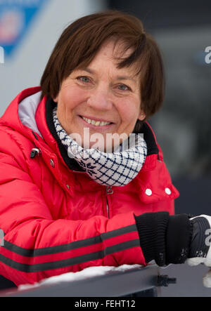 Axamer Lizum, Autriche. 14 Jan, 2016. Ancien coureur de ski Rosi Mittermaier pose dans la région de ski Axamer Lizum, Autriche, 14 janvier 2016. Mittermaier a remporté sa première médaille d'or le 08 février 1976, puis son second le 11 février, devenir 'Gold Rosi." Photo : Angelika Warmuth/dpa/Alamy Live News Banque D'Images