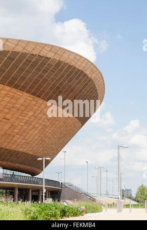 Front elevation du vélodrome, Queen Elizabeth Olympic Park, Stratford, London, E15. Banque D'Images