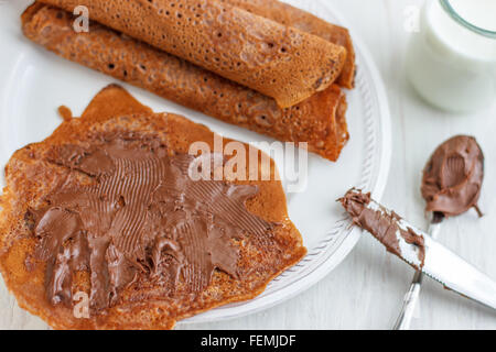 Des crêpes au chocolat à tartiner Banque D'Images