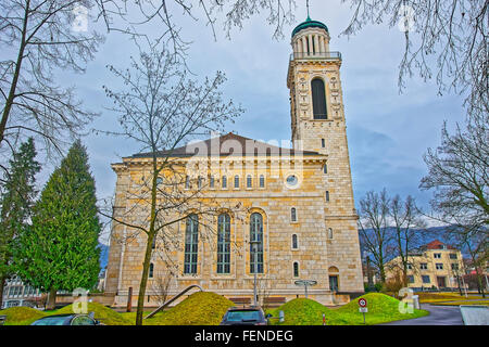 Église réformée de la vieille ville de Soleure. Soleure est la capitale du canton de Soleure en Suisse. Il est situé sur les rives de la rivière Aar et sur le pied de montagnes du Jura Weissenstein Banque D'Images