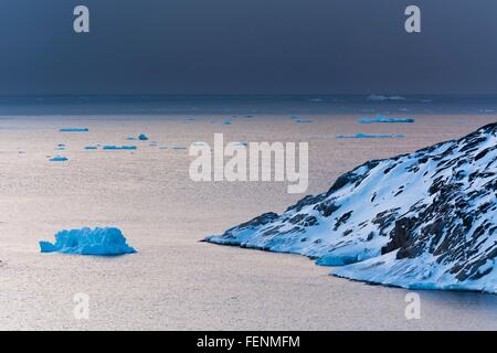 Icebergs dans la baie de Disko, Ilulissat, Groenland Banque D'Images