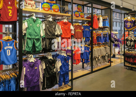 Le magasin phare de la NBA, 545 Fifth Avenue, New York Banque D'Images