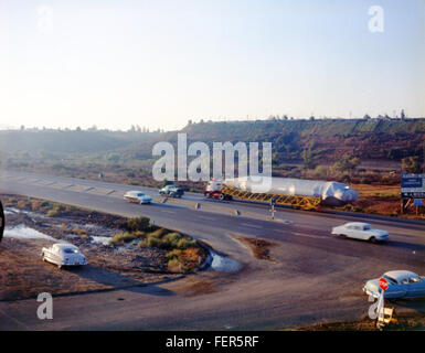 La collection Atlas Negative comprend une série de négatifs photographiques vintage de photographes du début du XXe siècle, offrant un aperçu du passé à travers des moments capturés de l'histoire. Banque D'Images