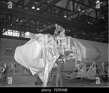 La collection Atlas Negative contient des négatifs photographiques historiques qui documentent des moments clés de l'histoire. Ces images offrent un aperçu inestimable des événements passés, capturées à travers l'objectif de la photographie du début du XXe siècle. Banque D'Images