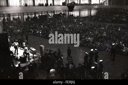 Les Rolling Stones, l'un des groupes de rock les plus emblématiques de l'histoire, se produisent à Oslo, en Norvège. Leur impact culturel sur la musique et le divertissement des jeunes continue de résonner à l’échelle mondiale. Banque D'Images