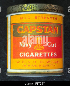 Étrave Marine Cut cigarettes tin pic1 Banque D'Images