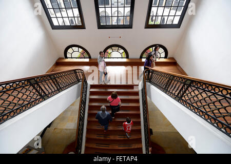 Escalier en musée Botero, Musée Botero, La Candelaria, Bogota, Colombie Banque D'Images