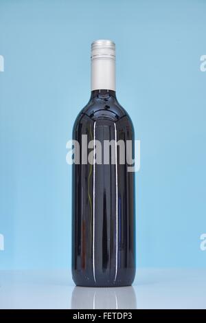 Un studio photo de bouteille de vin rouge Banque D'Images