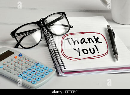 Merci mot écrit sur un ordinateur portable Banque D'Images