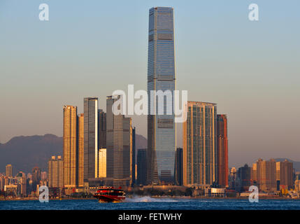 La nouvelle ville de Kowloon et de Hong Kong, le plus haut bâtiment de l'International commerce center ICC, Hong Kong, Chine. Banque D'Images