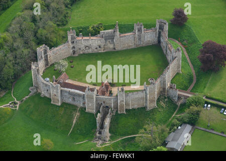 Une vue aérienne de Framlingham Castle, Suffolk Banque D'Images