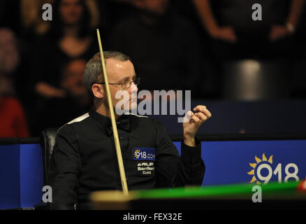 L'Angleterre Martin Gould en photo lors de la finale 2016 Snooker maîtres allemands contre Belgique's Luca Brecel à Berlin, Allemagne, 07 février 2016. Photo : ROLAND POPP/DPA - AUCUN FIL SERVICE - Banque D'Images