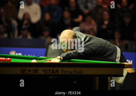 Luca Brecel la Belgique en action lors de la finale 2016 Snooker maîtres allemands contre l'Angleterre Gould à Berlin, Allemagne, 07 février 2016. Photo : ROLAND POPP/DPA - AUCUN FIL SERVICE - Banque D'Images