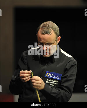 L'Angleterre Martin Gould en photo lors de la finale 2016 Snooker maîtres allemands contre Belgique's Luca Brecel à Berlin, Allemagne, 07 février 2016. Photo : ROLAND POPP/DPA - AUCUN FIL SERVICE - Banque D'Images