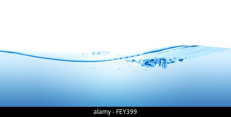 Une éclaboussure d'eau pure wave, isolé sur le fond blanc. Banque D'Images