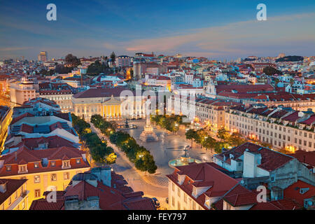 Lisbonne. Image de Lisbonne, au Portugal pendant le crépuscule heure bleue. Banque D'Images