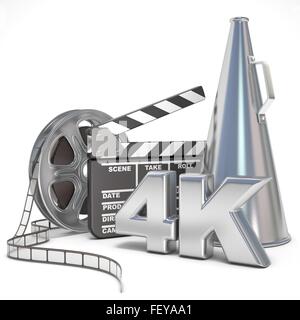 Vidéo, film, cinema concept de production. Bobines, Meissen, mégaphone et 4K. Rendu 3D illustration isolé sur fond blanc Banque D'Images