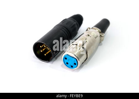 Connecteur XLR isolé sur fond blanc. Banque D'Images