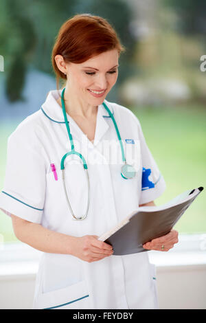 Portrait of Nurse smiling Banque D'Images