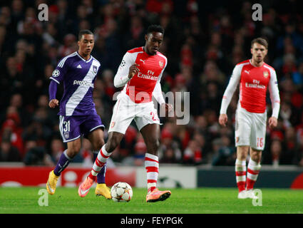 Londres, ANGLETERRE - 04 NOVEMBRE 2014 : au cours de l'UEFA Champions League correspondre entre Arsenal à partir de l'Angleterre et l'Anderlecht de Belgique a joué à l'Emirates Stadium. Banque D'Images