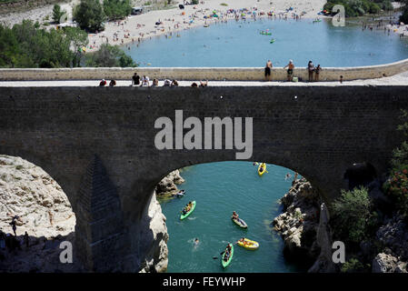 Pont du Diable, le Pont du Diable, au cours de l'Hérault, à proximité de Saint Guilhem le Désert, Hérault, Languedoc Roussillon, France Banque D'Images