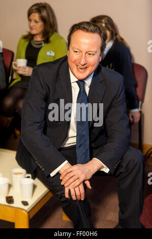 Ex-premier ministre britannique, David Cameron, souriant. Banque D'Images