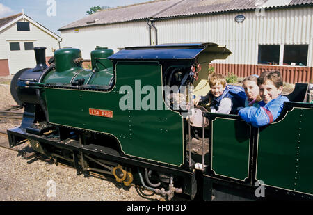 AA 7332. Les années 1980, Romney, Hythe & Dymchurch Light Railway, Kent, Angleterre Banque D'Images