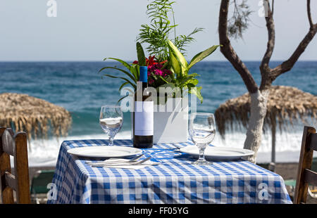 Beau tableau romantique sur la plage près de la mer Banque D'Images