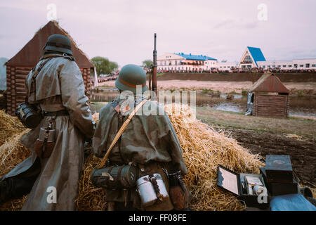 Minsk, Belarus - 08 mai, 2015 : Reconstruction de bataille lors d'événements dédiés à 70e anniversaire de la victoire de la Sov Banque D'Images