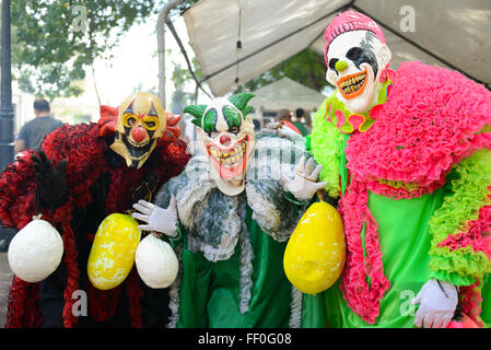 Groupe de version moderne de VEJIGANTES pendant le carnaval à Ponce, Porto Rico. Le territoire américain. Février 2016 Banque D'Images