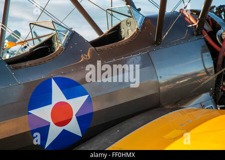 Cockpit d'un Boeing Stearman 75 1942 Biplan Banque D'Images