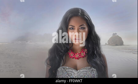 Asian woman on beach Banque D'Images