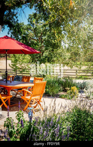 Table et chaises de jardin Banque D'Images