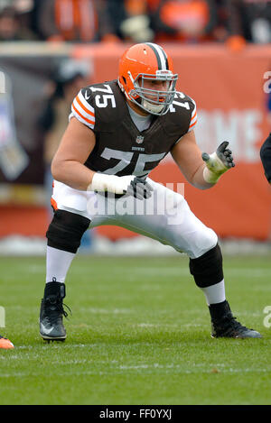 16 novembre 2014 - Cleveland, Ohio, USA - Cleveland Browns guard Joel Bitonio (75) lors d'un match contre les Texans de Houston au stade FirstEnergy le 16 novembre 2014 à Cleveland, Ohio...ZUMA PRESS/Scott A. Miller (crédit Image : © Scott A. Miller via Zuma sur le fil) Banque D'Images