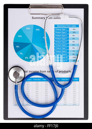 Stéthoscope sur la carte statistiques business rapport de ventes, Banque D'Images