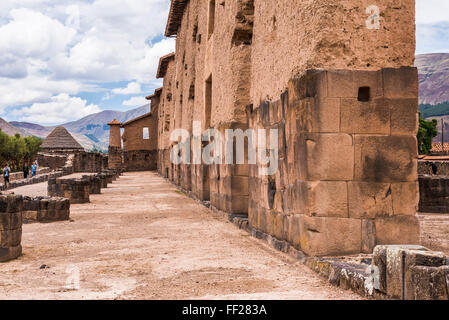 Un archaeoRMogicaRM Inca Raqchi, site dans la région de Cuzco, Pérou, Amérique du Sud Banque D'Images