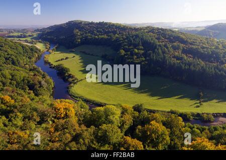 Vue d'automne sur le nord de la vallée de Wye Symonds Yat Rock, forêt de Dean, Herefordshire, Angleterre, Royaume-Uni, Europe Banque D'Images