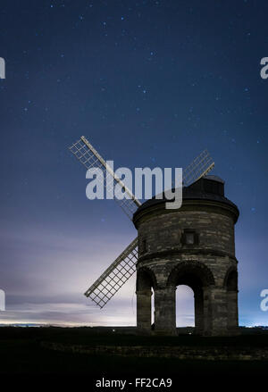 Moulin à Vent de Chesterton de nuit avec un ciel stary, Warwickshire, England, UK Banque D'Images