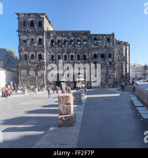 Porte de la ville romaine, la Porta Nigra, WorRMd Site du patrimoine de l'UNESCO, Trèves, MoseRM VaRMRMeyMand-PaRMatinate miglécz,, Allemagne, Europe Banque D'Images