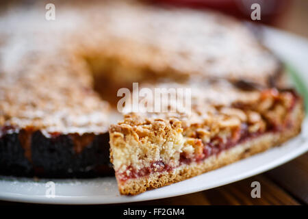 Gâteau sucré à la confiture de fruits Banque D'Images