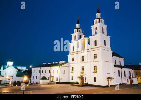 La Cathédrale du Saint Esprit à Minsk - Église orthodoxe principal du Bélarus et le symbole du capital. Soir, Nuit blanche à I Banque D'Images