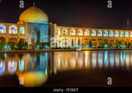 La mosquée de Sheikh Lotfollah à Naqsh-e Jahan Square d'Isfahan, Iran Banque D'Images