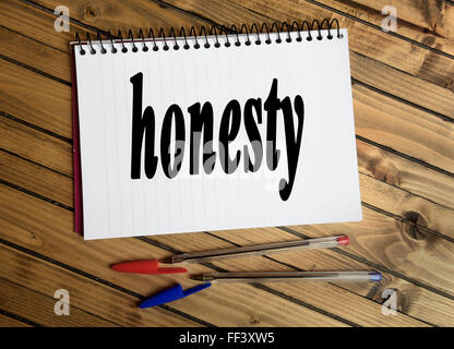 L'honnêteté mot écrit sur un ordinateur portable Banque D'Images