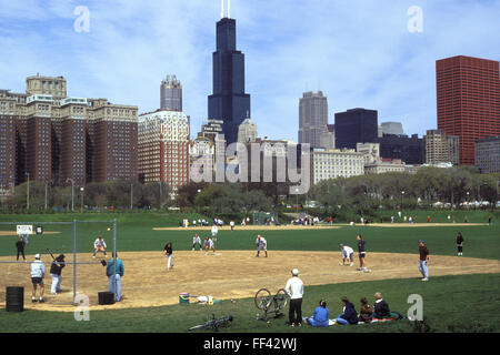 USA, États-Unis d'Amérique, Chicago, le Grant Park et bâtiments du Columbus Drive, derrière la tour Sears. USA, Verein Banque D'Images