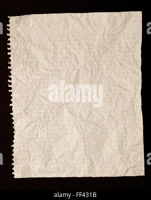 Fond noir sur papier froissé Banque D'Images