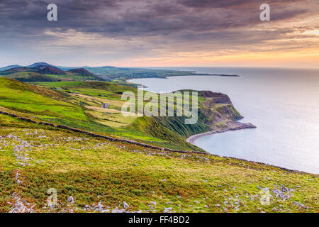 Coucher de soleil sur la baie de Caernarfon, Llithfaen, Gwynedd, Pays de Galles, Royaume-Uni, Europe. Banque D'Images