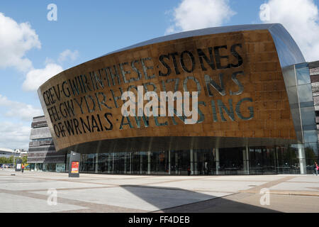 Millennium Centre à Cardiff Bay Wales Royaume-Uni bâtiment emblématique, structure métallique salle de spectacle Opéra salle de concert Banque D'Images