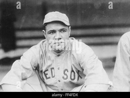 BABE RUTH (1895-1948), joueur américain de baseball tout en jouant sa dernière saison pour les Red Sox de Boston en 1919. Photo : Bains News Service